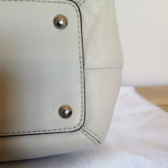 Mint Condition Y2K COACH Soho Pleated White and Brown (Full Grain) Leather Bag - Picture 11 of 14